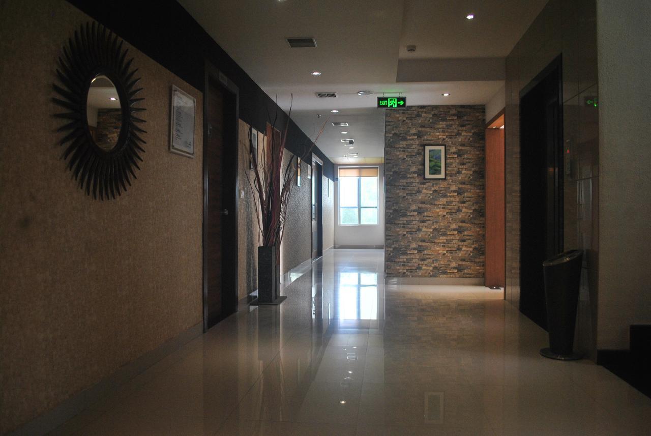 Hotel Dewland Cochin Kochi Exterior photo